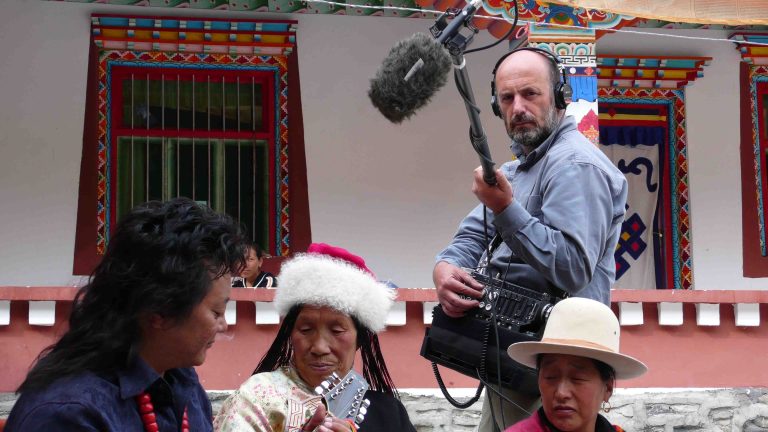 Carlos de Hita presenta ‘Sonidos del mundo. Viajar de oídas’ en Letras Verdes este jueves 17