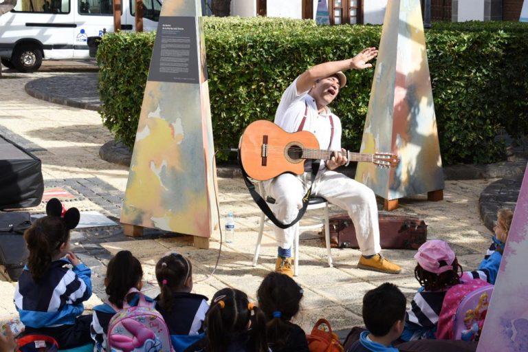 Casi una veintena de espectáculos reúne a las familias en el Festival del Cuento