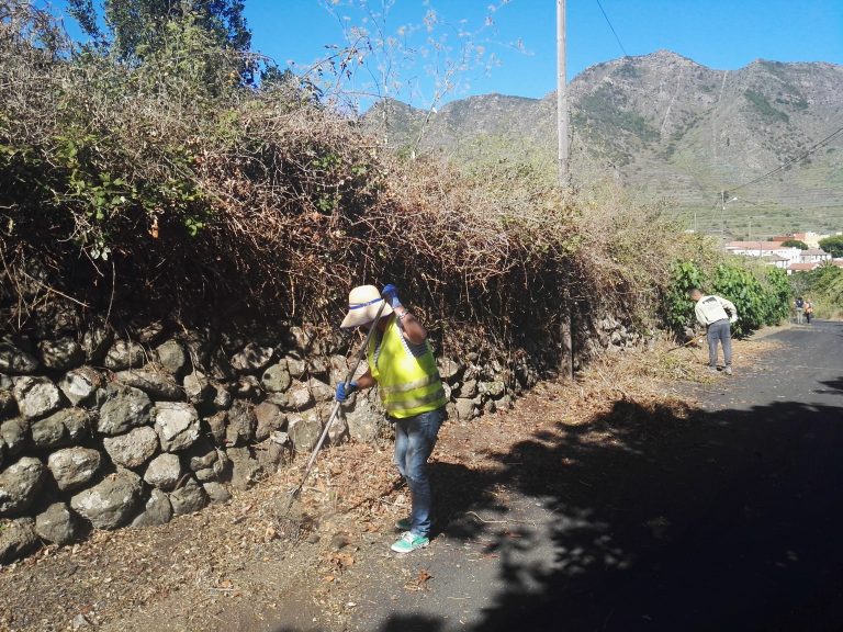 Casi 100 parados menos en la comarca en el último año