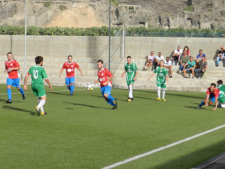 Un derbi de alto voltaje que acaba en empate