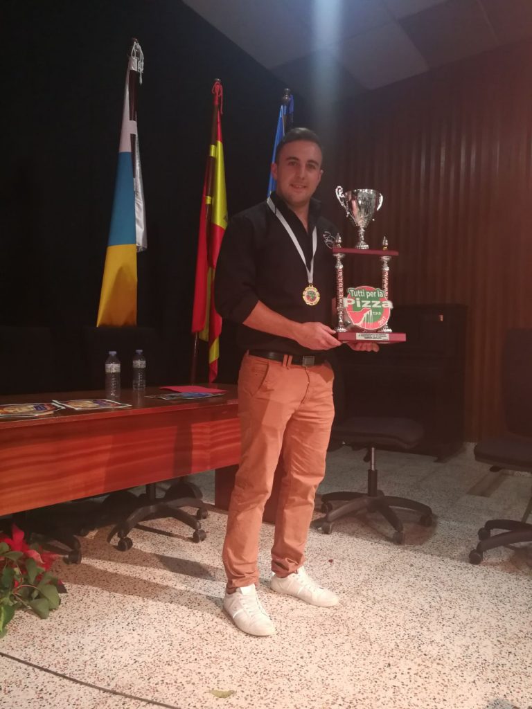 Ayoze Pérez hace pizzas que ganan campeonatos