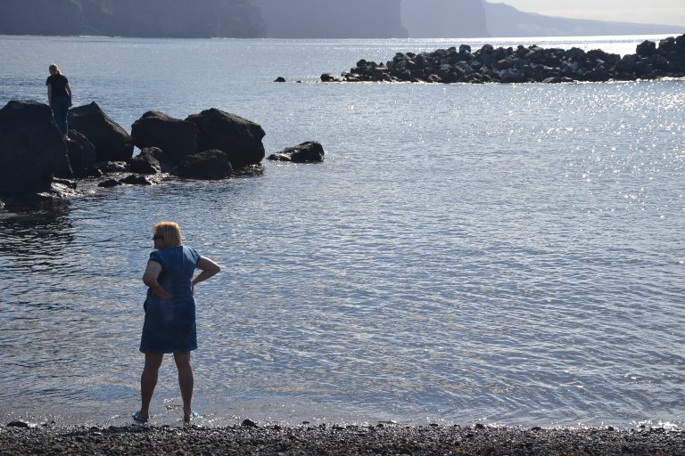 Sí se puede exige la limpieza de la playa de La Ballenita