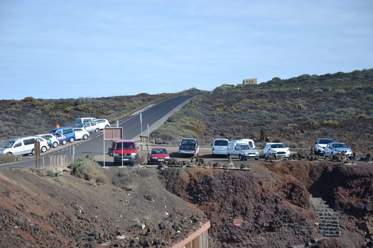El Cabildo proyecta una reestructuración total de los aparcamientos en Teno