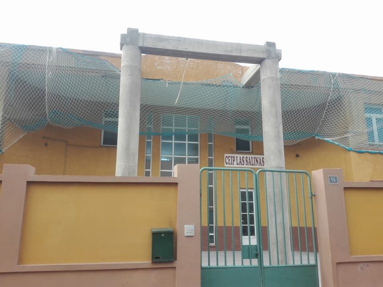 El Ayuntamiento carga contra Educación por el estado del CEIP Las Salinas