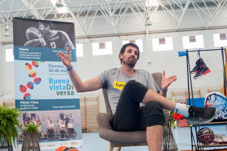 Asier de la Iglesia: «Es jodido jugar al baloncesto sin sentir las manos y los pies»