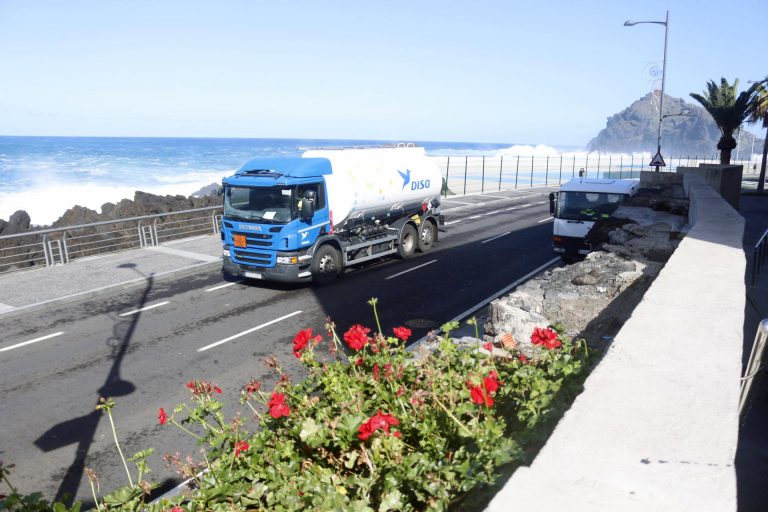 Comienzan a restablecer la normalidad en la avenida marítima