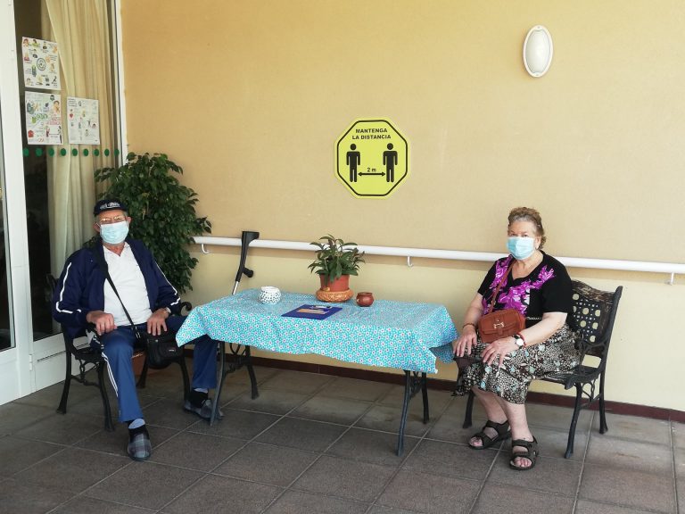 Primer día de reencuentros en las residencias de mayores
