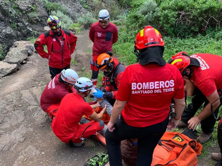 Rescatan a un senderista tras caerse en el barranco de Masca