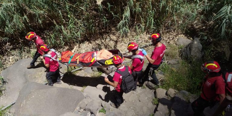Rescatan a una senderista con problemas de salud en el barranco de Masca