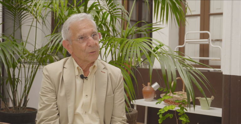 Ronald Mackay, ‘el extranjero’